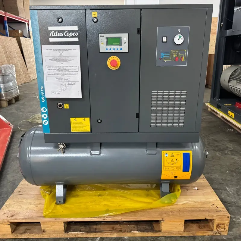 Sprężarka śrubowa z wtryskiem oleju Atlas Copco G5 FF, 5,5 kW, 7,5 KM, zintegrowana suszarka, oryginalna